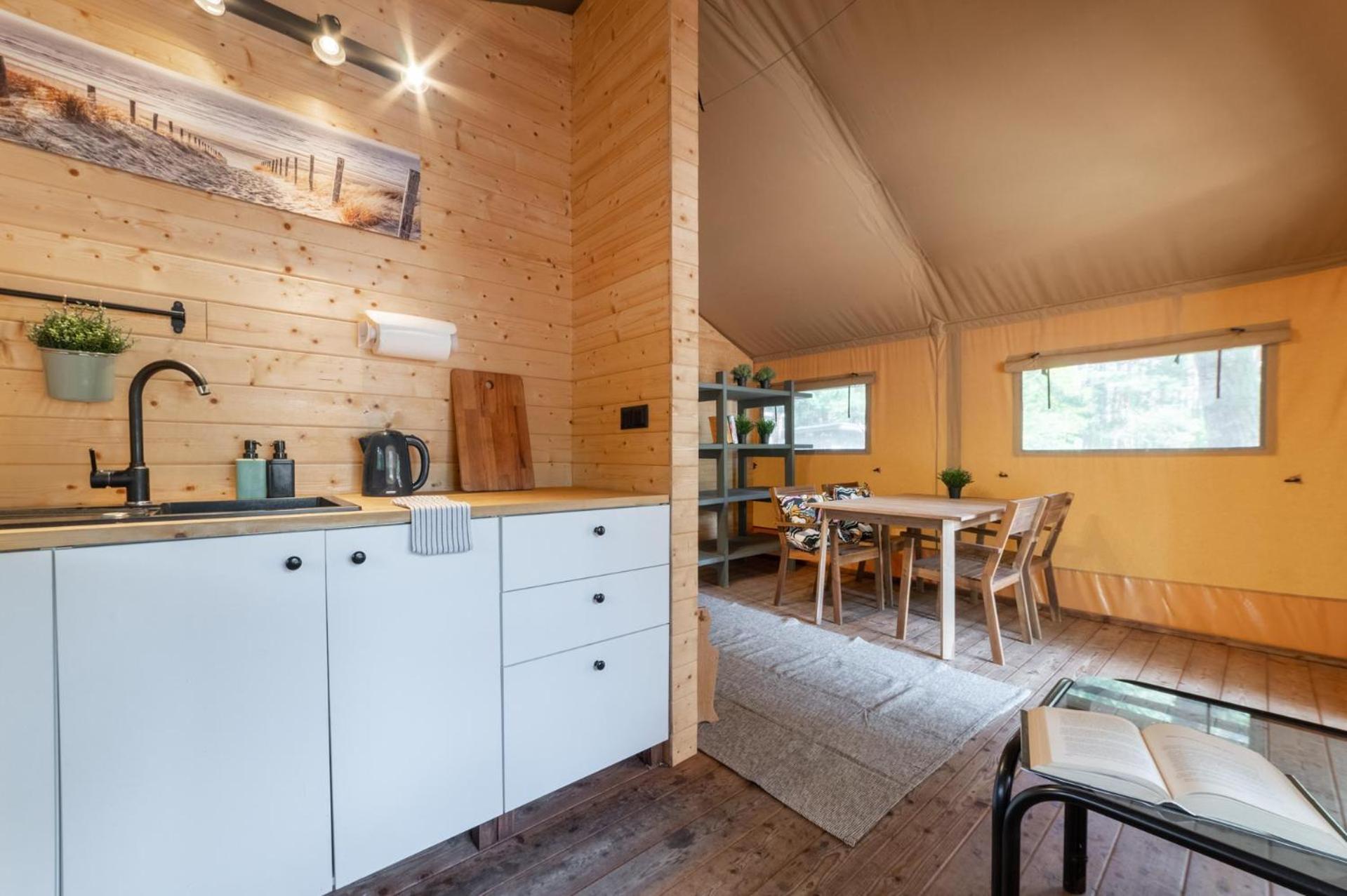 Camp Bursztynowy Las 格但斯克 外观 照片