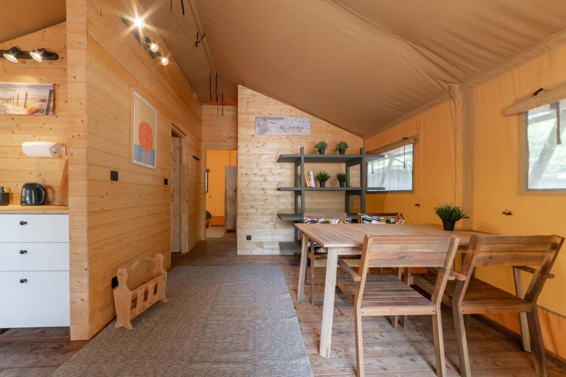 Camp Bursztynowy Las 格但斯克 外观 照片